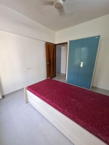 Room in 2 BHK Apartment at New Heritage CHS, Dahisar West – for Rent
