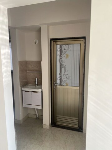 Room in 1 BHK Apartment at Kharadi – for Rent