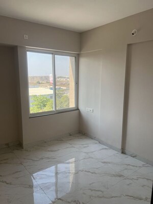 Room in 2 BHK Apartment at Kharadi – for Rent