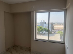 Room in 2 BHK Apartment at Kharadi – for Rent