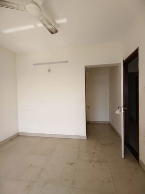 Room in 2 BHK Apartment at Aspen Park, Goregaon East – for Rent