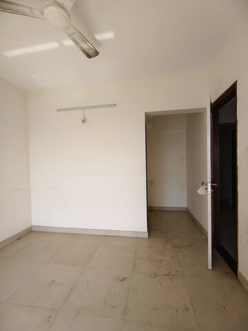 Room in 2 BHK Apartment at Aspen Park, Goregaon East – for Rent