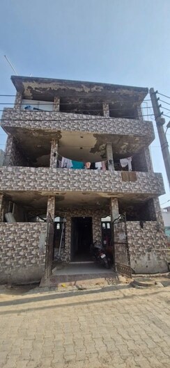 5 BHK + Servant Room Independent House For Sale in Sector 58