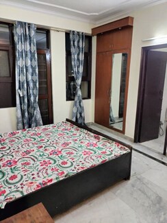 1 Rk+ Extra Room Builder Floor For Rent in RWA Apartments Sector 41