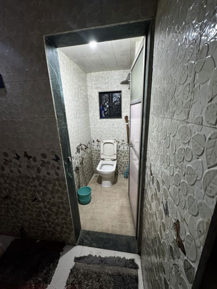 Bathroom, uthalsar 1 Bedroom 490 Sq.Ft. Apartment In Uthalsar Thane 10109432