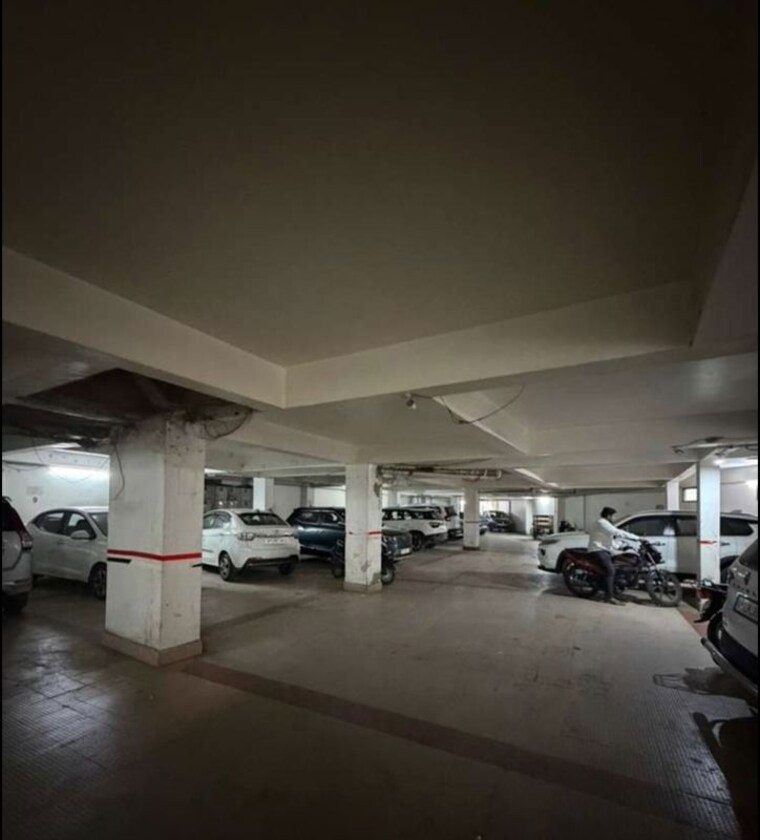  Parking, raj-apartments-butler-colony 2 Bedroom 1400 Sq.Ft. Apartment In Butler Colony Lucknow 10109604