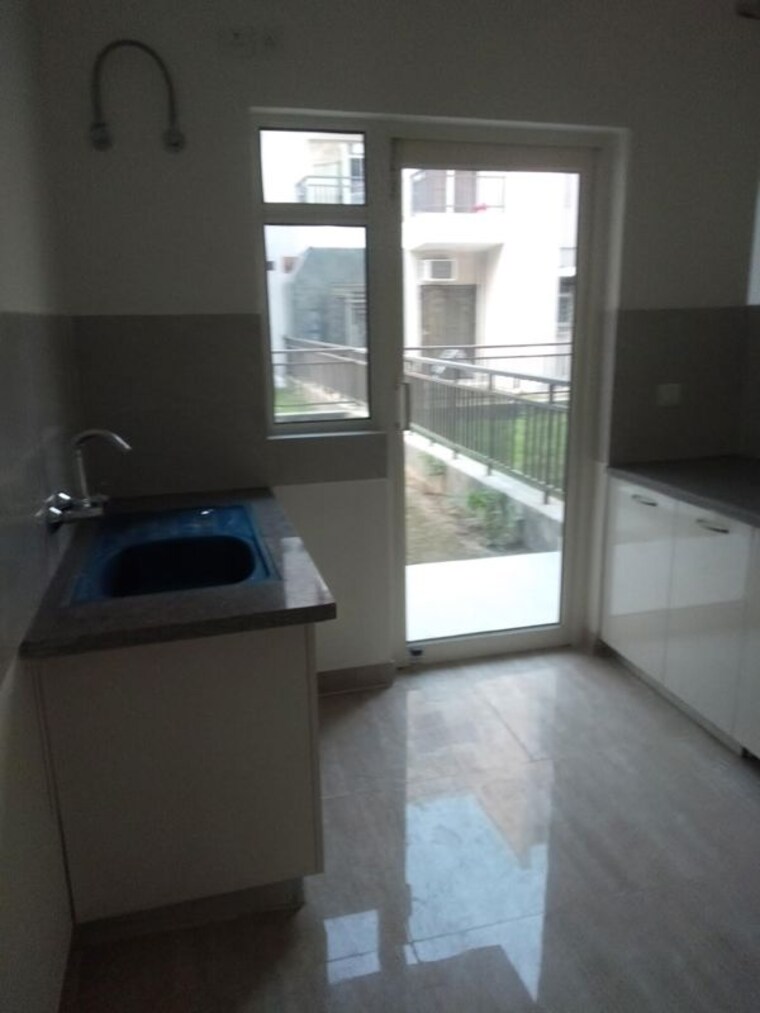 Room, puri-aman-vilas 3 Bedroom 145 Sq.Yd. Builder Floor In Sector 89 Faridabad 10109603