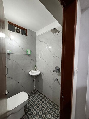 Bathroom in 1 RK Builder Floor at Saurabh Niwas, Sector 40 – for Rent