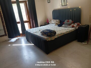 Bedroom in 3 BHK Apartment at Ansal Sushant Estate, Sector 52 – for Rent