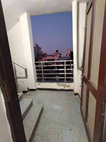 Balcony in 1 BHK Builder Floor at RWA Residential Society Sector 46, Sector 46 – for Rent