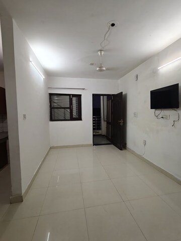 Building Lobby in 1 BHK Builder Floor at RWA Residential Society Sector 46, Sector 46 – for Rent