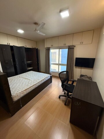 Master Bedroom in 3.5 BHK Apartment at Vascon Marigold, Kalyani Nagar – for Sale