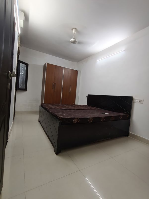 1 BHK Builder Floor For Rent in Saurabh Niwas