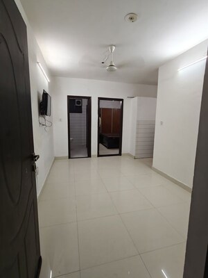 Building Lobby in 1 BHK Builder Floor at Saurabh Niwas, Sector 40 – for Rent