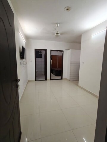 Building Lobby in 1 BHK Builder Floor at Saurabh Niwas, Sector 40 – for Rent