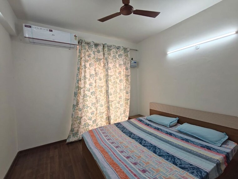 Bedroom, bptp-discovery-park 2 Bedroom 804 Sq.Ft. Apartment In Sector 80 Faridabad 10109633
