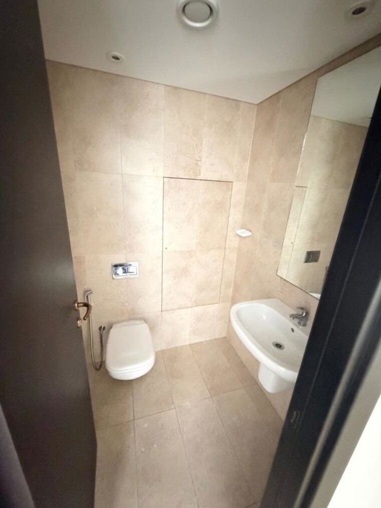 Bathroom, panchshil-towers 3.5 Bedroom 2200 Sq.Ft. Apartment In Kharadi Pune 10109640