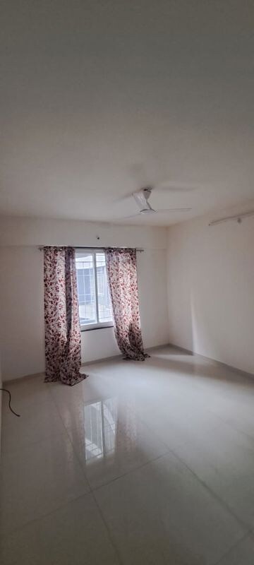 Master Bedroom in 4 BHK Apartment at Shubh Gateway, Viman Nagar – for Rent