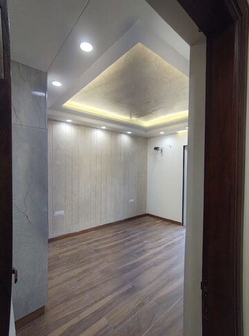 Room in 3.5 BHK Builder Floor at Puri Aman Vilas, Sector 89 – for Sale