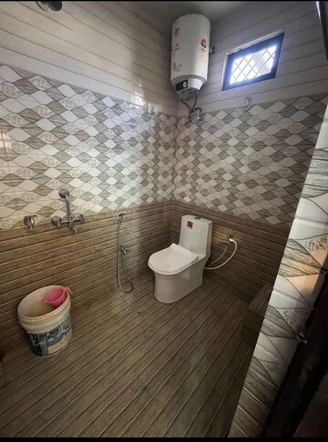 Bathroom in 2 BHK Independent House at Arjunganj – for Rent
