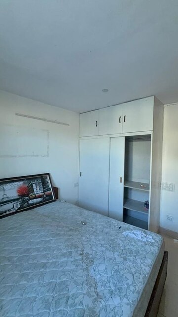 Room in 2 BHK Builder Floor at Kalkaji – for Rent