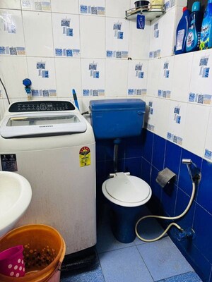 Master Bedroom in 2 BHK Apartment at Andheri West – for Rent