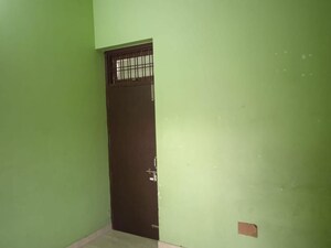 Room in 2 BHK Builder Floor at Chinhat – for Rent
