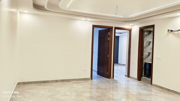 Room in 3 BHK Builder Floor at Vasant Kunj – for Rent