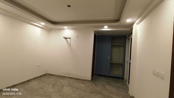 Room in 3 BHK Builder Floor at Vasant Kunj – for Rent