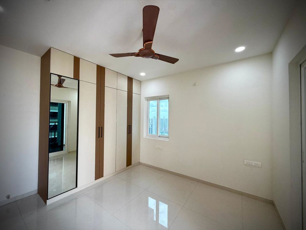 4 BHK + Pooja Room 4012 Sq.Ft. Apartment in Universal Botanika Tower A And B