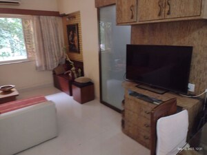 Living Room in 2 BHK Apartment at Andheri West – for Rent