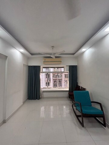 Room in 2 BHK Apartment at Andheri West – for Rent