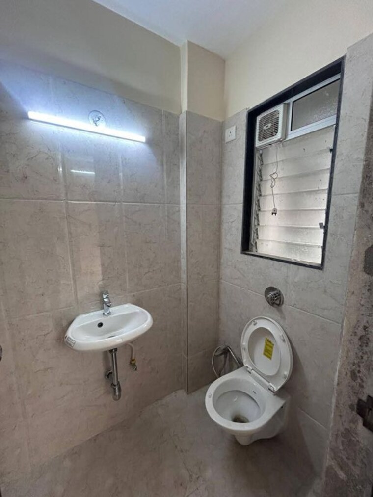 Bathroom, andheri west 2 Bedroom 732 Sq.Ft. Apartment In Andheri West Mumbai 10109699