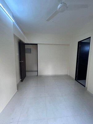 Room in 2 BHK Apartment at Andheri West – for Rent