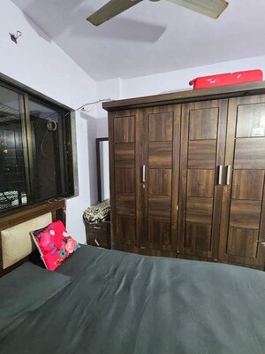 Bedroom in 2 BHK Apartment at Andheri West – for Rent