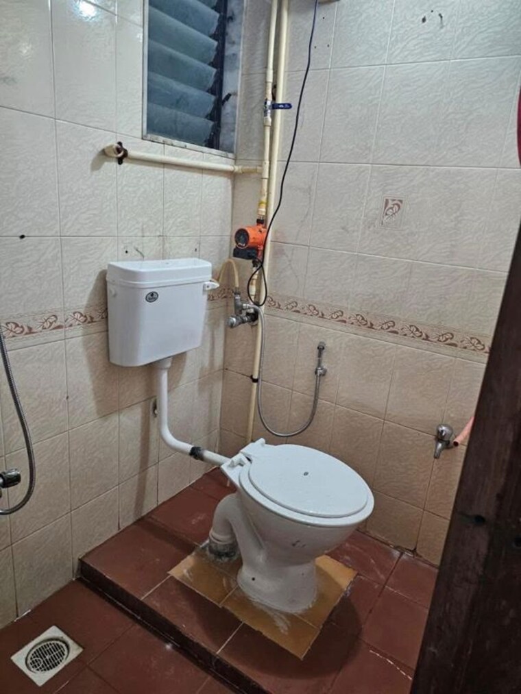 Bathroom, andheri west 2 Bedroom 710 Sq.Ft. Apartment In Andheri West Mumbai 10109713