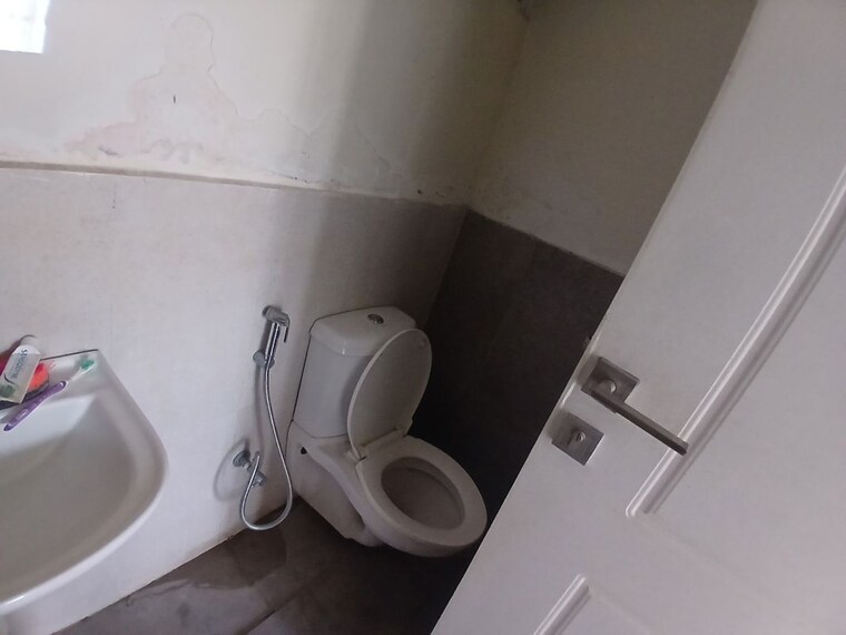 Bathroom, mittal-high-mont 2 Bedroom 1000 Sq.Ft. Apartment In Hinjewadi Pune 10109710