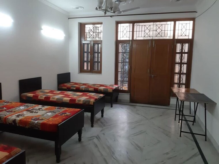 Bedroom, sector 51 Pg For Boys In Sector 51 10109716
