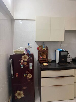 Furnished Amenities in 2 BHK Apartment at Andheri West – for Rent