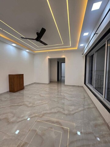 Room in 2 BHK Apartment at Andheri West – for Rent