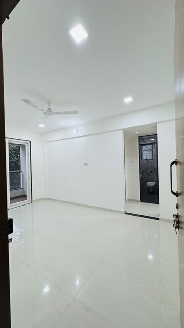 Room in 3 BHK Apartment at Shreepad Guruvaibhav CHS, Kothrud – for Sale