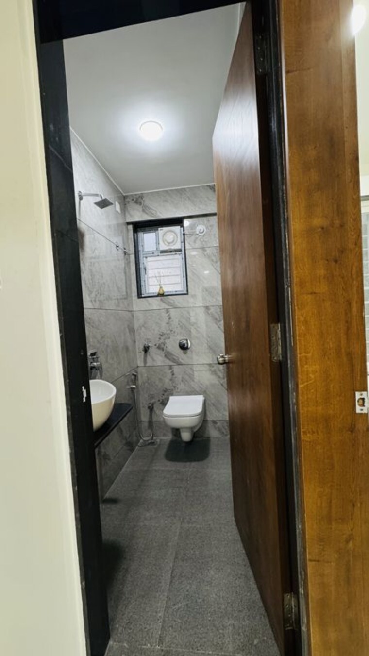 Bathroom, shreepad-guruvaibhav-chs 3 Bedroom 1360 Sq.Ft. Apartment In Kothrud Pune 10109747