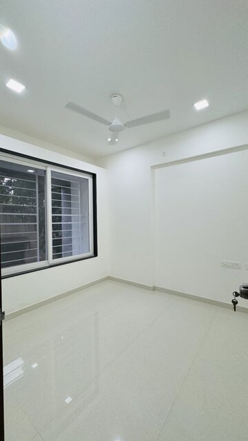 Room in 3 BHK Apartment at Shreepad Guruvaibhav CHS, Kothrud – for Sale