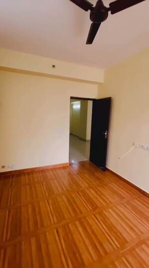 Room in 2 BHK Apartment at Ajnara Le Garden, Sector 16b Greater Noida – for Sale