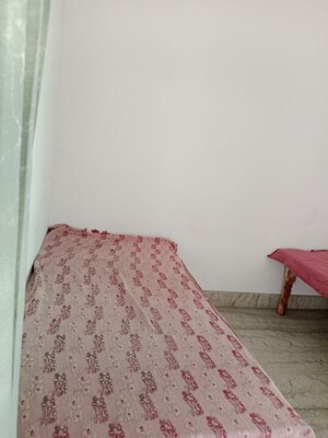 Bedroom in 2 BHK Builder Floor at Huda – for Rent
