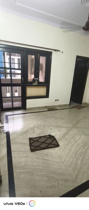 Room in 1.5 BHK Villa at Sector 55 – for Rent