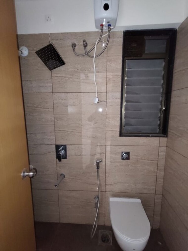 Bathroom, chandak-34-park-estate 2 Bedroom 495 Sq.Ft. Apartment In Goregaon West Mumbai 10109776