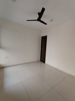 Room in 2 BHK Apartment at Chandak 34 Park Estate, Goregaon West – for Rent