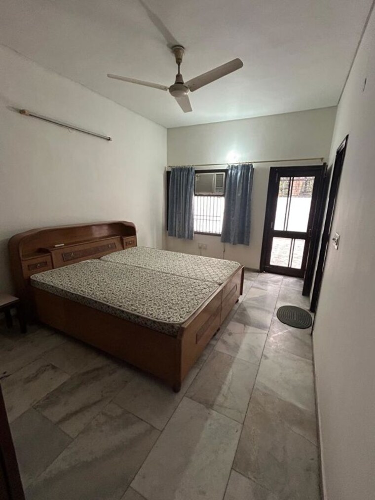 Bedroom, sector 33 2 Bedroom 2500 Sq.Ft. Independent House In Sector 33 Chandigarh 10109784