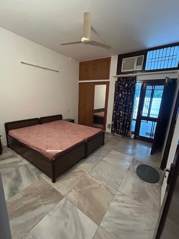 2 BHK Independent House For Rent in Sector 33